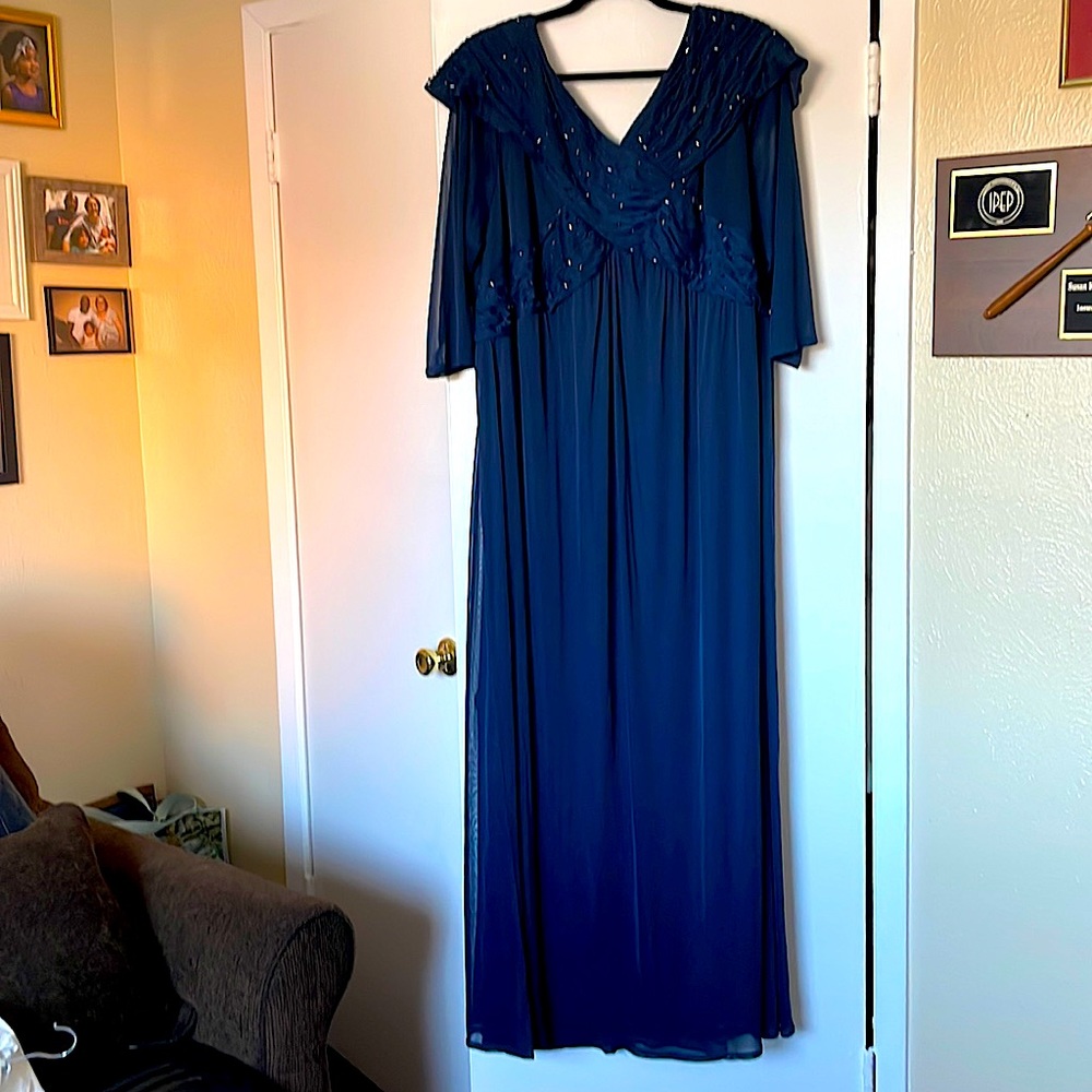 Dark blue long formal dress with back zipper and elbow length sleeves